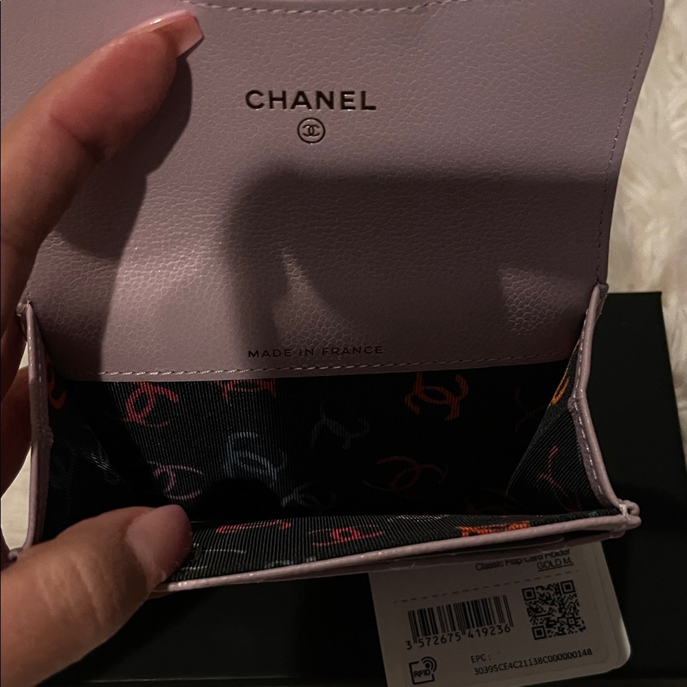 CHANEL Lavender Quilted Wallet - Picture 4 of 8